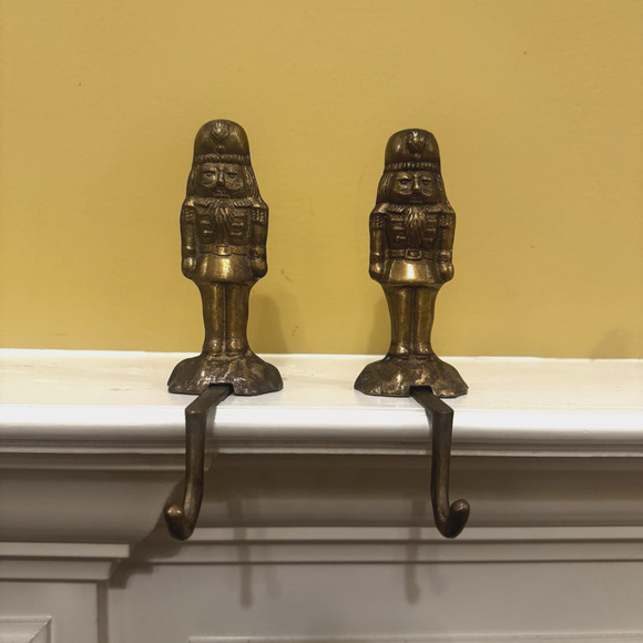 Vintage Bombay Company 2 Brass Nutcracker Stocking Holder Christmas Decor 1993 - Picture 2 of 13